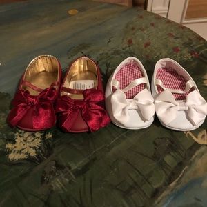 5 pairs of baby shoes size 2 or 0-3 month